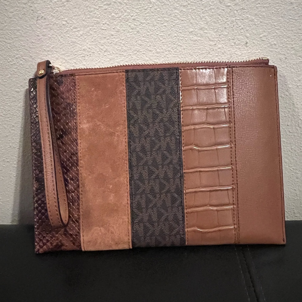 Michael Kors wristlet